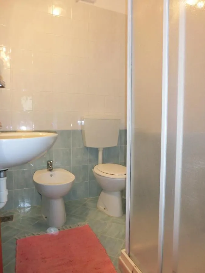 Comfy Flat With Terrace Next To The Beach-Beahost بيبيوني شقة