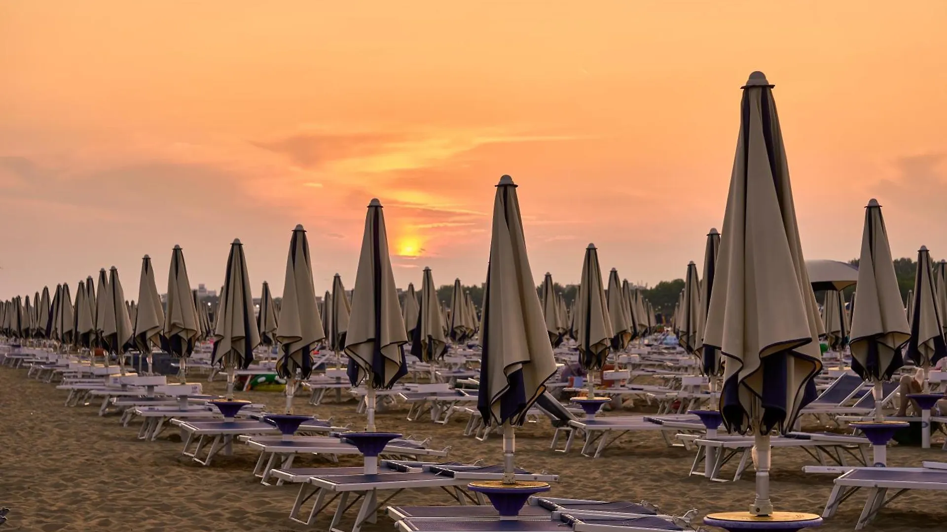 Comfy Flat With Terrace Next To The Beach-Beahost بيبيوني إيطاليا